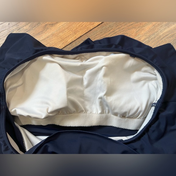 Maternity One Piece Bathing Suit w Ruffled One Shoulder, size Large - Picture 5 of 5